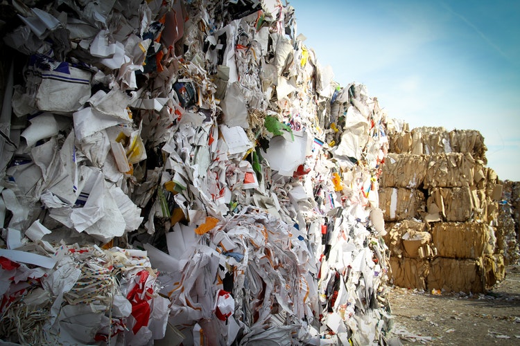 Saiba a diferença entre reciclagem primária, secundária e terciária