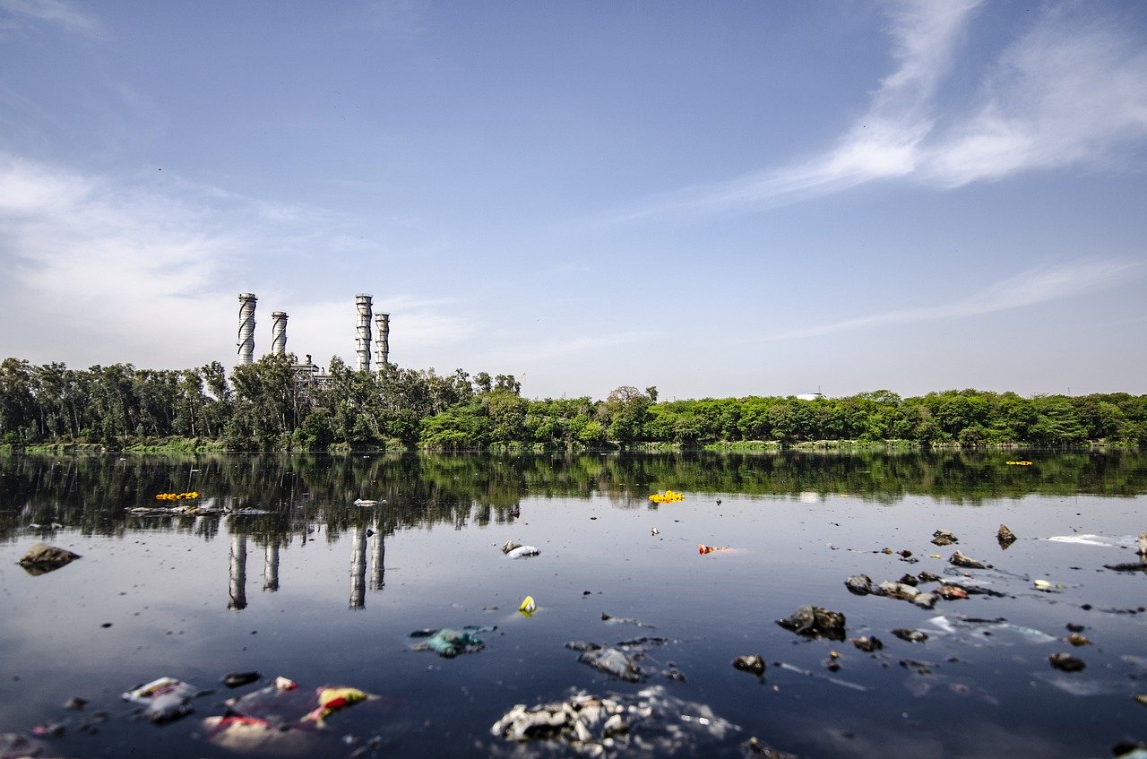 Como minimizar riscos ambientais com a gestão de resíduos adequada?